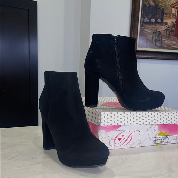 New!! ✨ Elegant Black Suede Ankle High Heel Boots/ Booties- Size 9 - Picture 1 of 5
